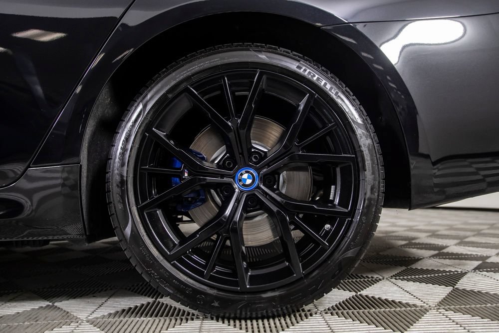 Used 2023 BMW 530e w/ M Sport Package RWD image 38