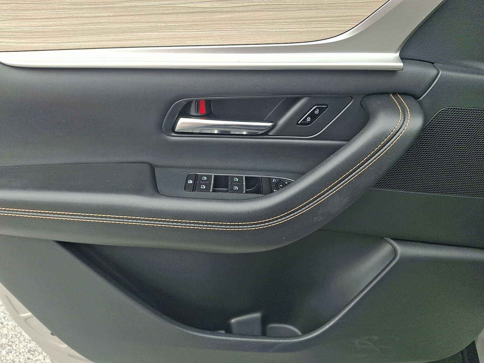 Certified 2025 MAZDA CX-90 3.3 Turbo w/ Preferred Package image 13