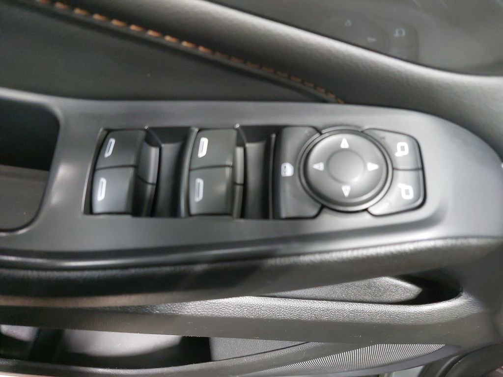 Used 2021 Chevrolet Traverse LS FWD image 28