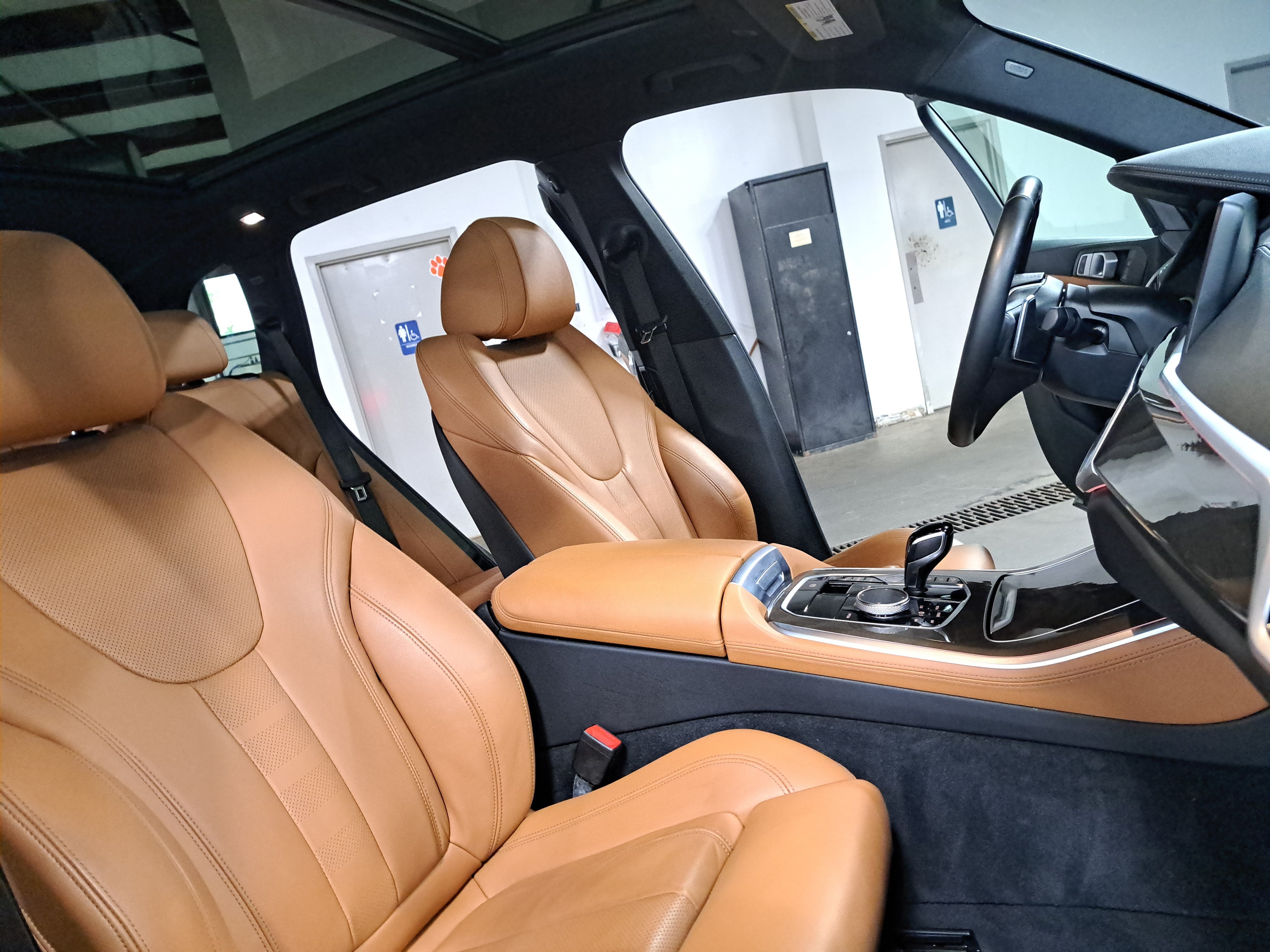 Used 2022 BMW X5 xDrive40i w/ Premium Package AWD/4WD image 10