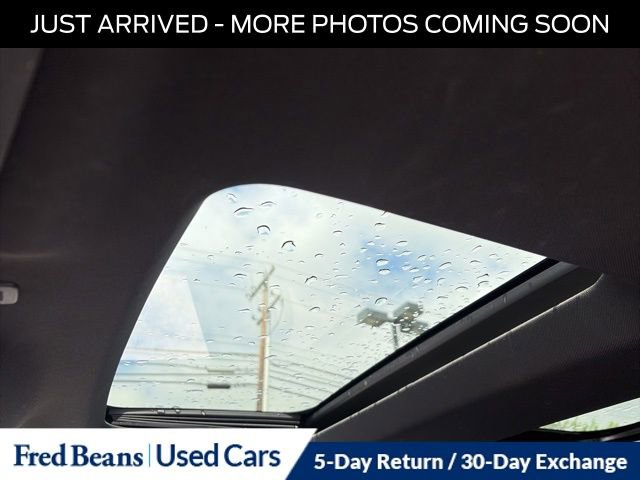 Used 2019 Ford Explorer XLT w/ Equipment Group 202A AWD/4WD image 12