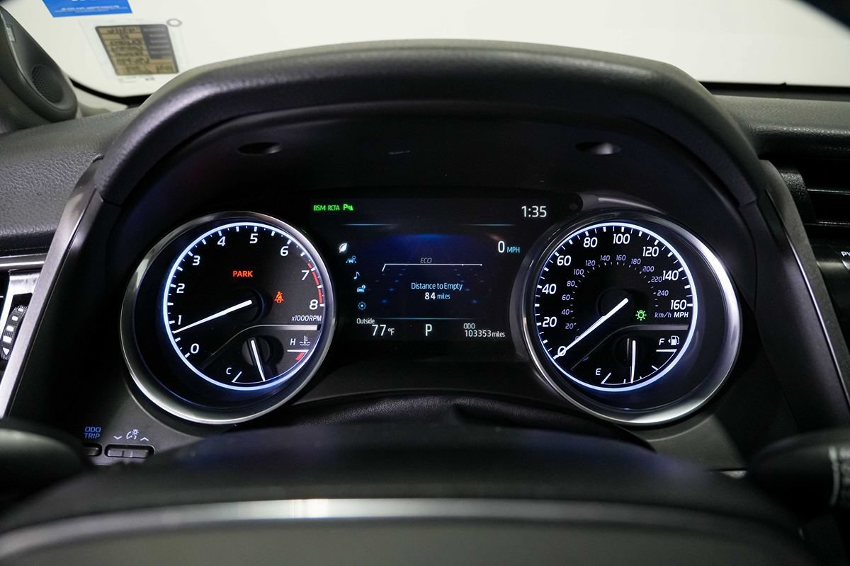 Used 2019 Toyota Camry XLE FWD image 14