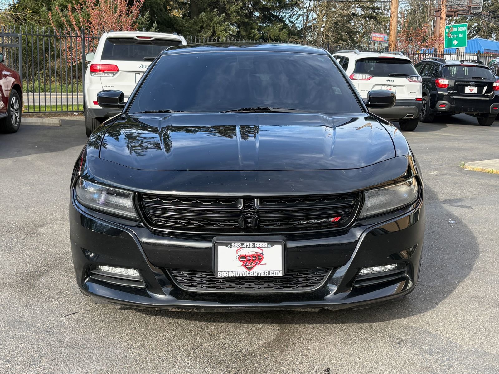 Used 2017 Dodge Charger SXT w/ Navigation & Travel Group image 2