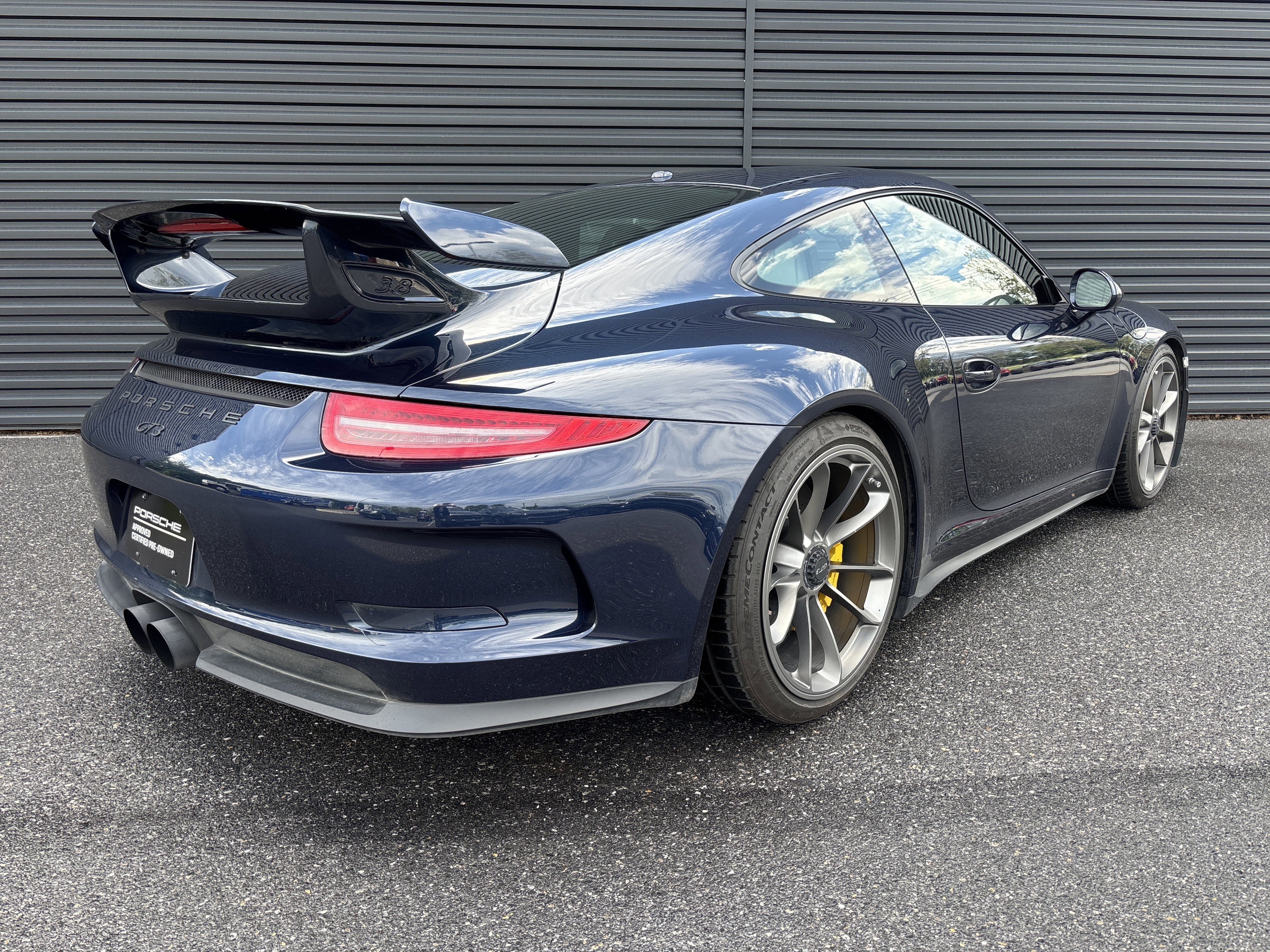 Used 2015 Porsche 911 GT3 RWD image 5