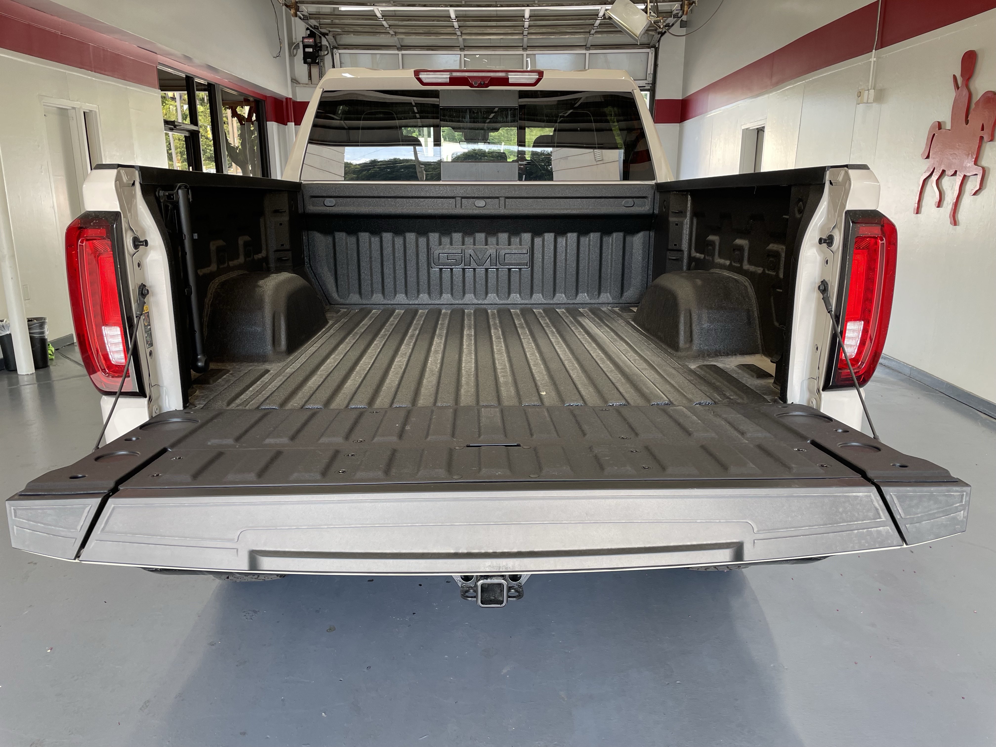 New 2026 GMC Sierra 1500 AT4X w/ LPO, Black Badging Package AWD/4WD image 8