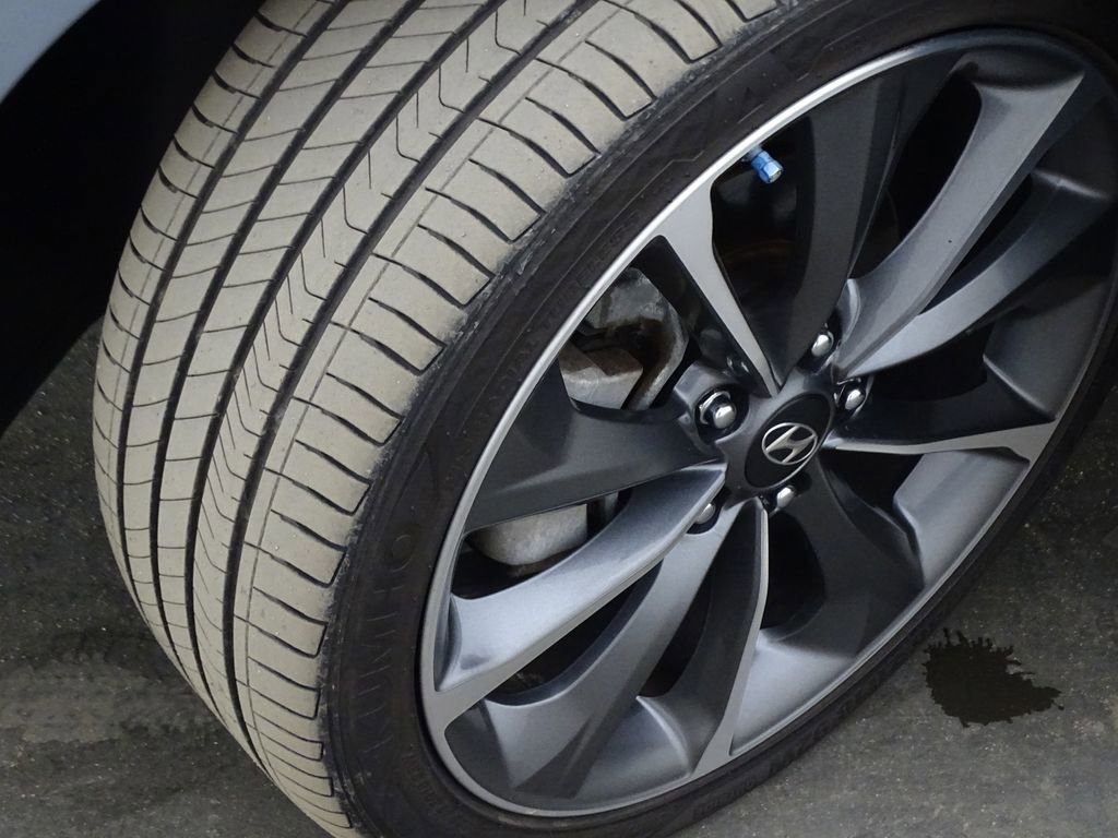 Used 2019 Hyundai Veloster 2.0 Premium image 38