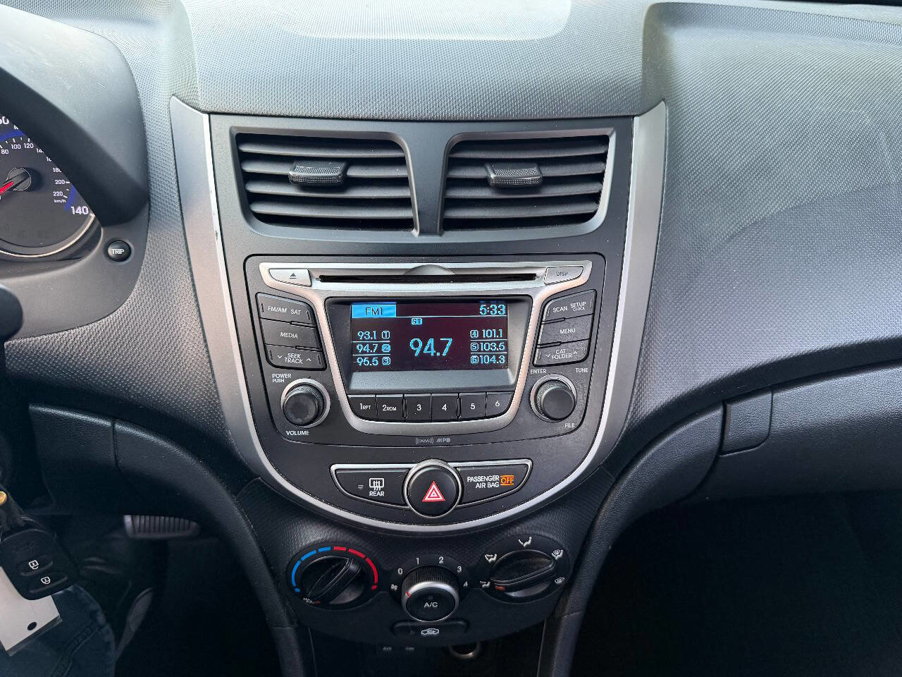 Used 2017 Hyundai Accent SE FWD image 29