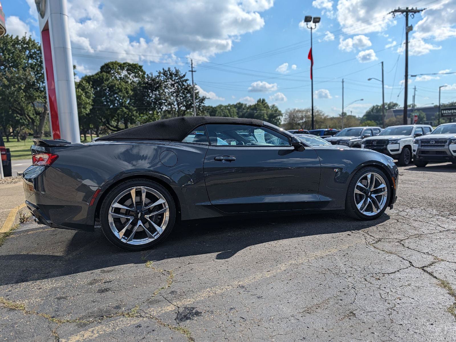 Used 2018 Chevrolet Camaro SS RWD image 10