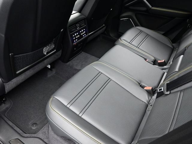 New 2026 Porsche Cayenne Turbo AWD/4WD image 19