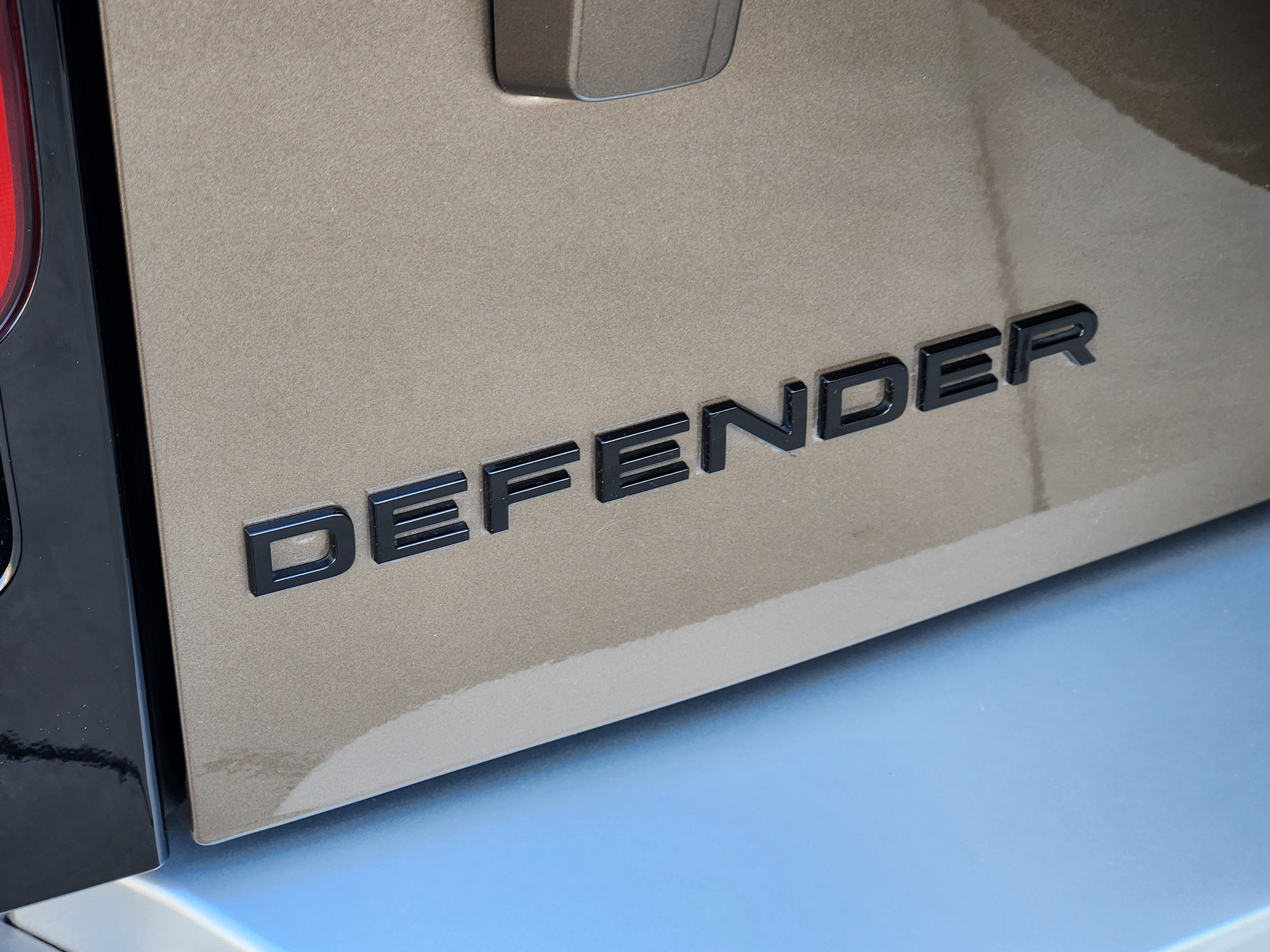 Certified 2025 Land Rover Defender 90 S image 13