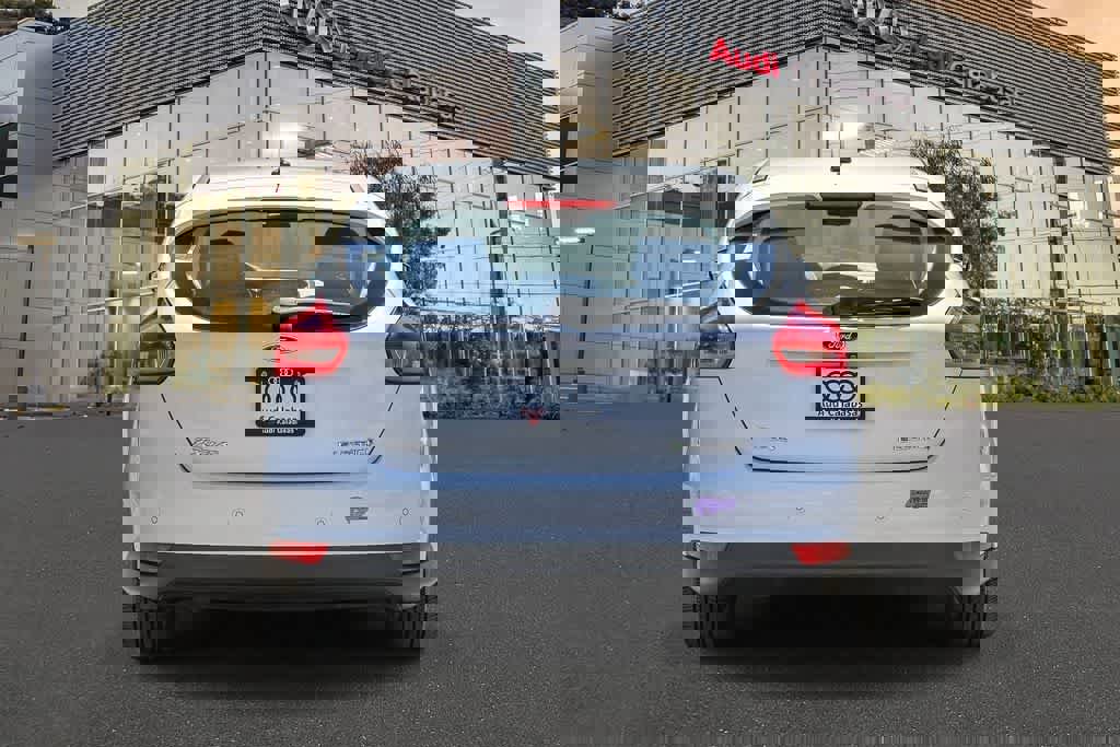 Used 2017 Ford Focus Electric Hatchback image 3