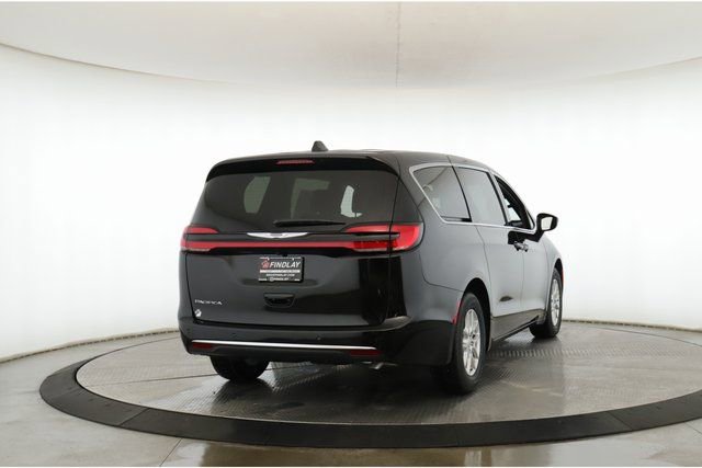 New 2026 Chrysler Pacifica Select image 7