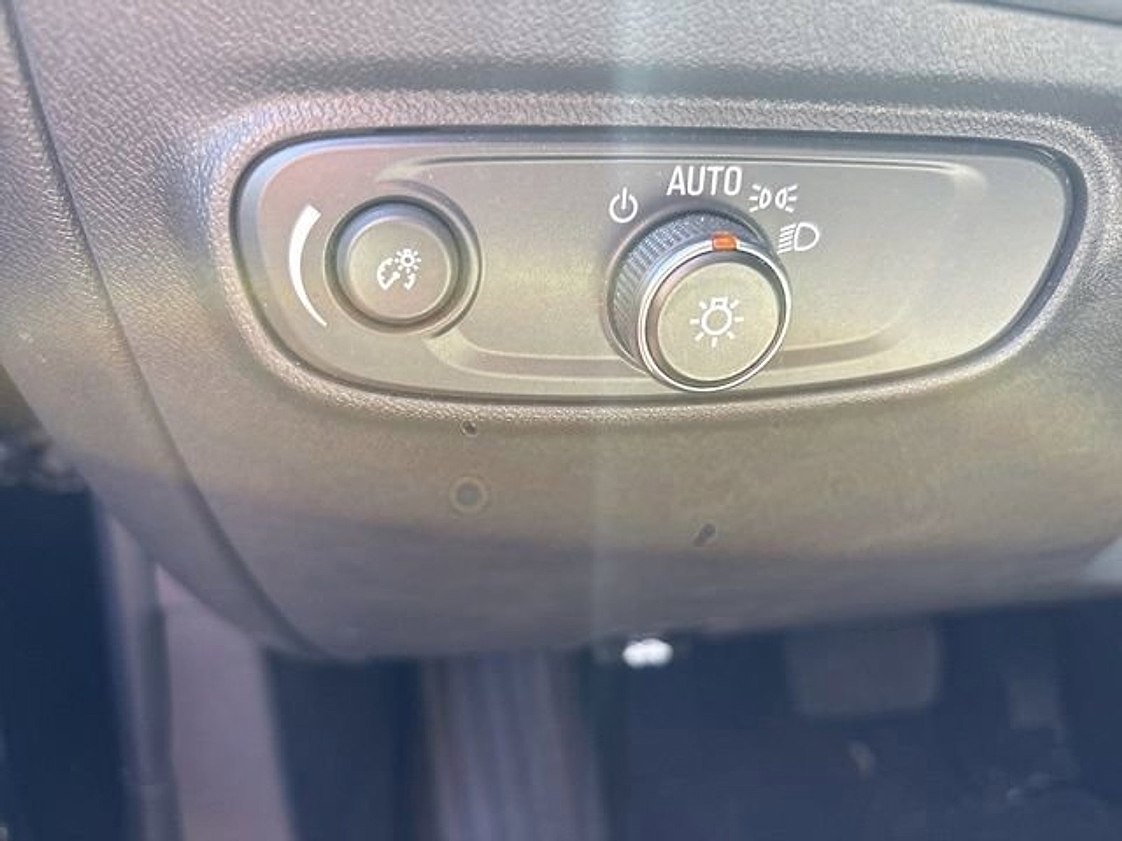 Used 2023 Chevrolet Equinox LS w/ LS Convenience Package image 9