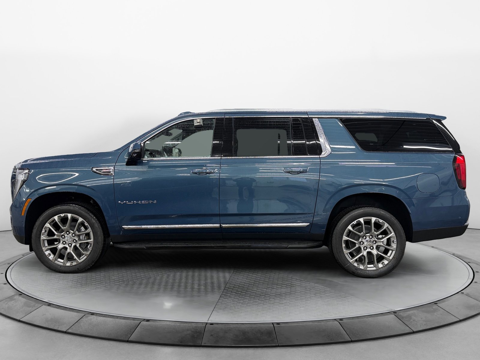 New 2026 GMC Yukon XL Elevation w/ Elevation Premium Package image 3