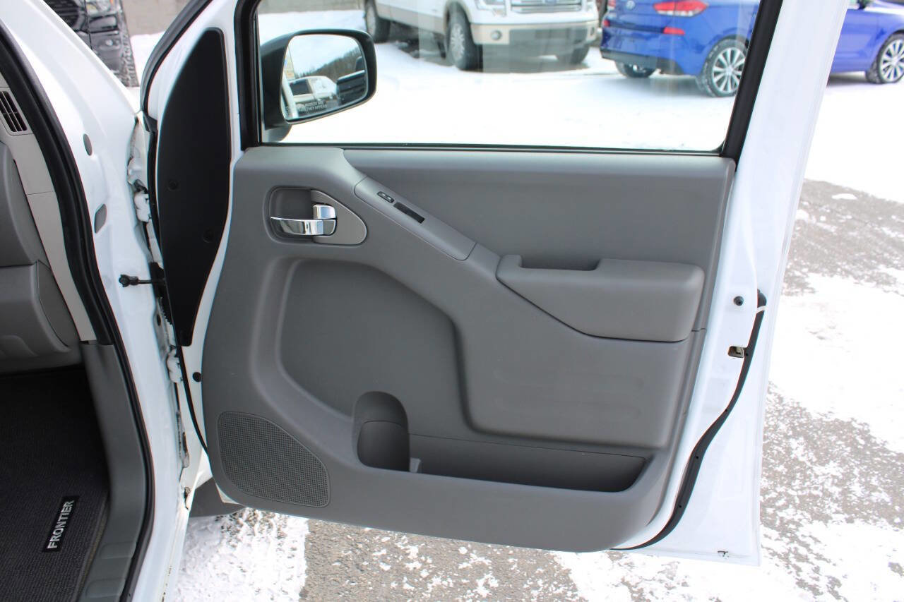 Used 2016 Nissan Frontier SV w/ SV Value Truck Package image 40