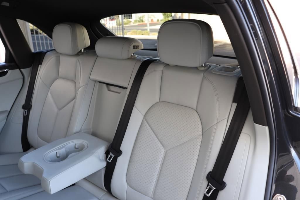 Used 2017 Porsche Macan S image 21