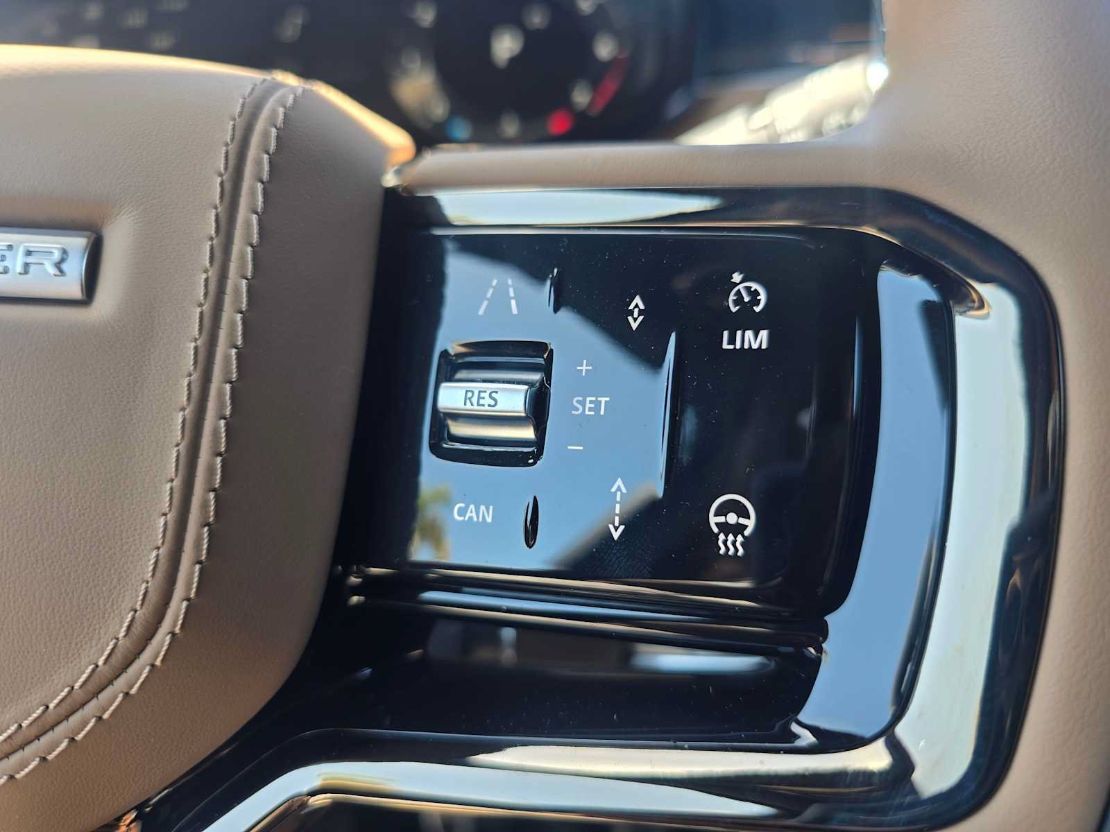 New 2026 Land Rover Range Rover Sport Dynamic SE AWD/4WD image 33