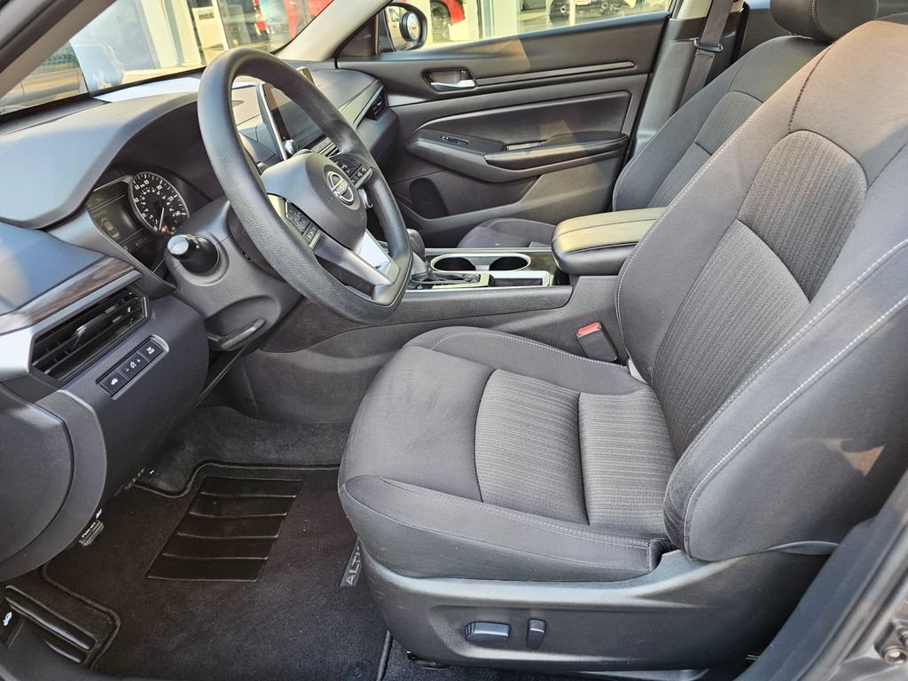 Used 2024 Nissan Altima 2.5 SV FWD image 19