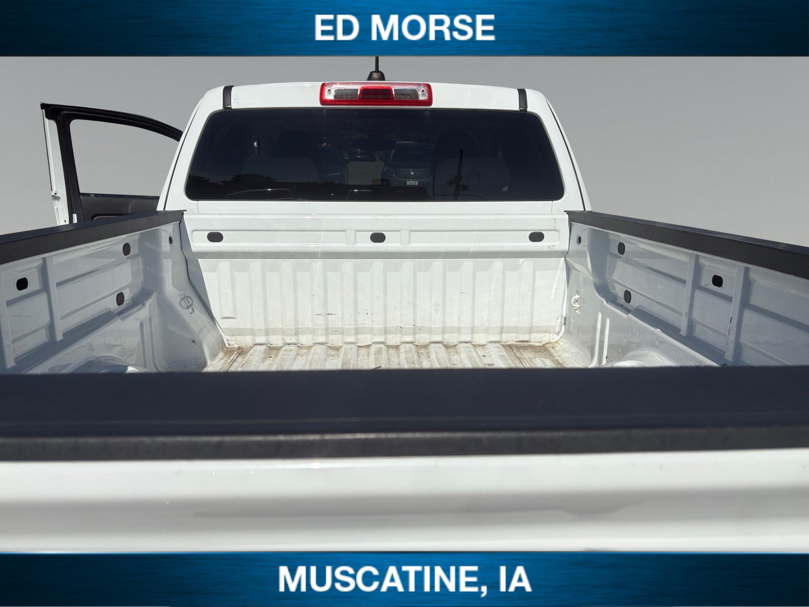 Used 2022 Chevrolet Colorado W/T RWD image 18