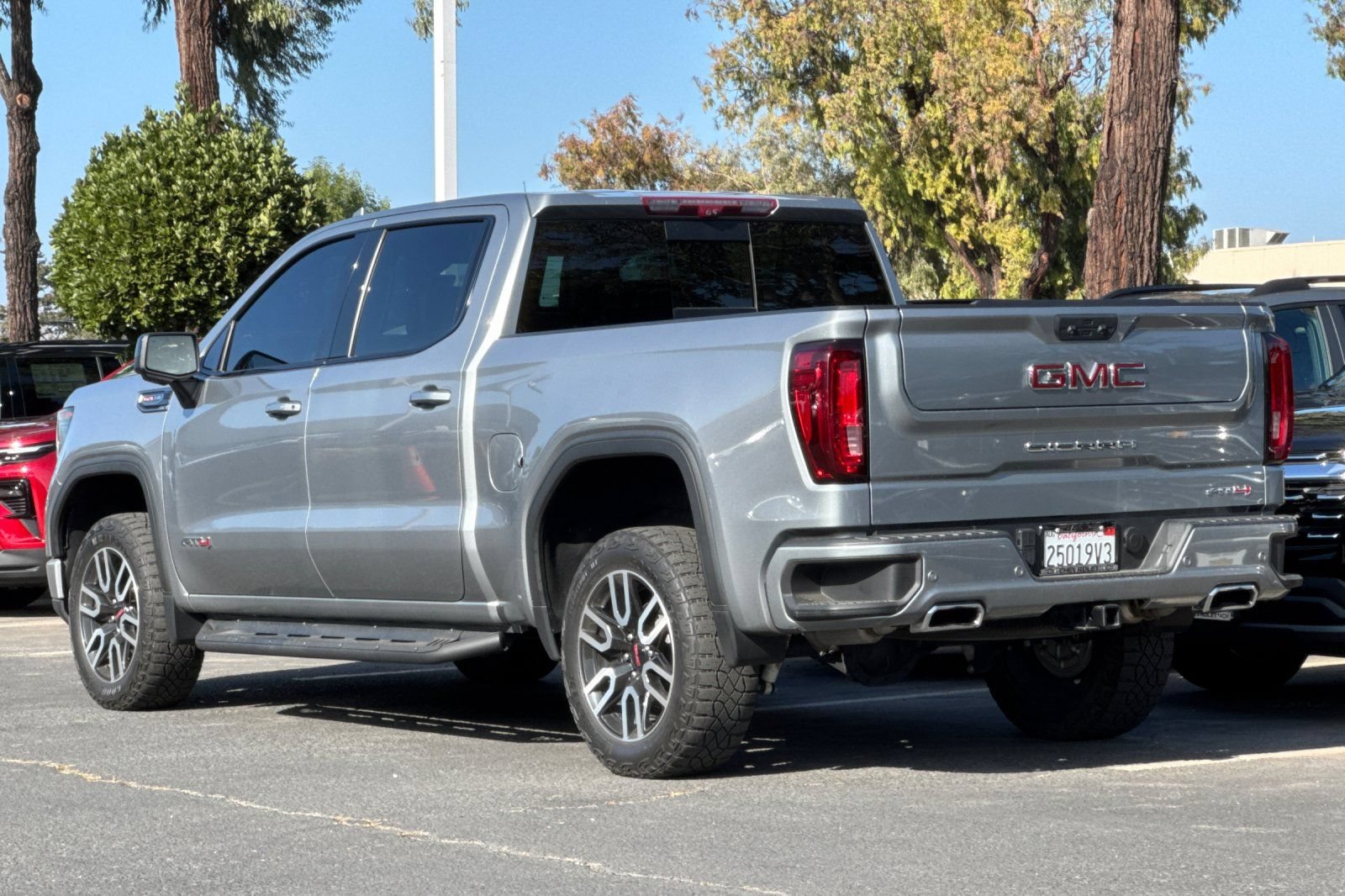 Used 2023 GMC Sierra 1500 AT4 w/ AT4 Premium Package AWD/4WD image 7