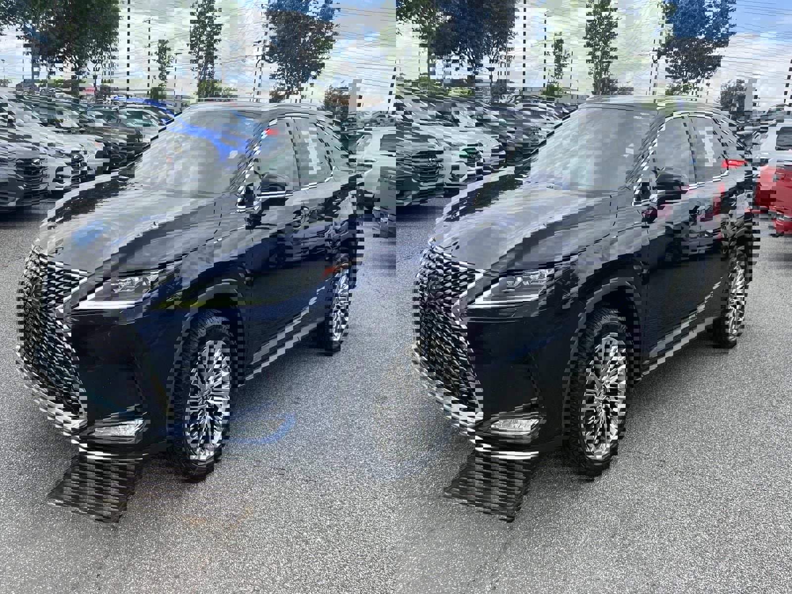 Used 2020 Lexus RX 350L Luxury w/ Accessory Package AWD/4WD image 3