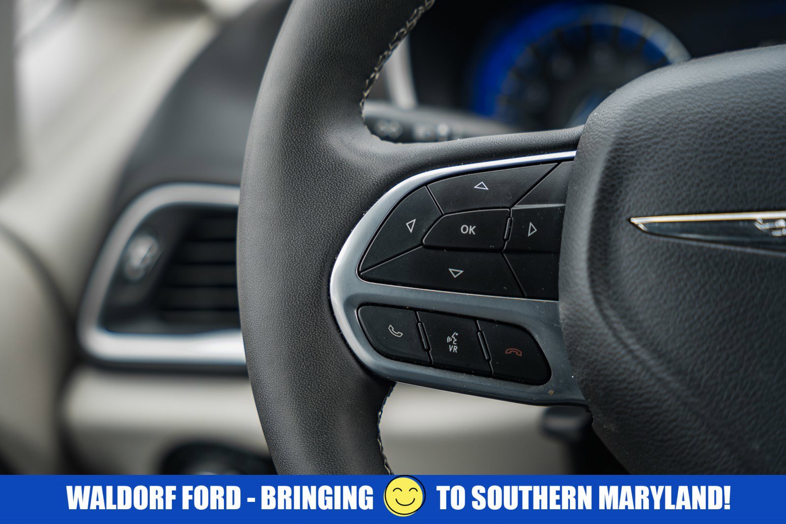 Used 2024 Chrysler Pacifica Touring-L image 31