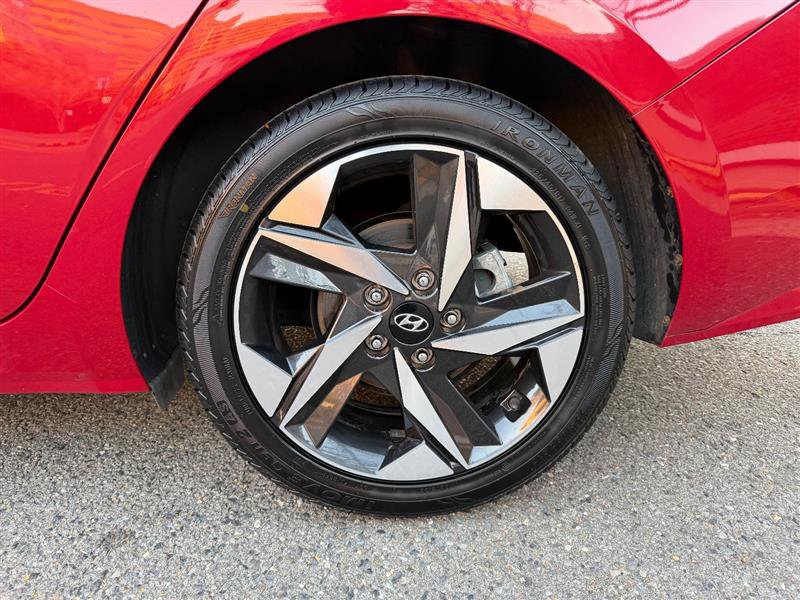 Used 2021 Hyundai Elantra Limited image 15