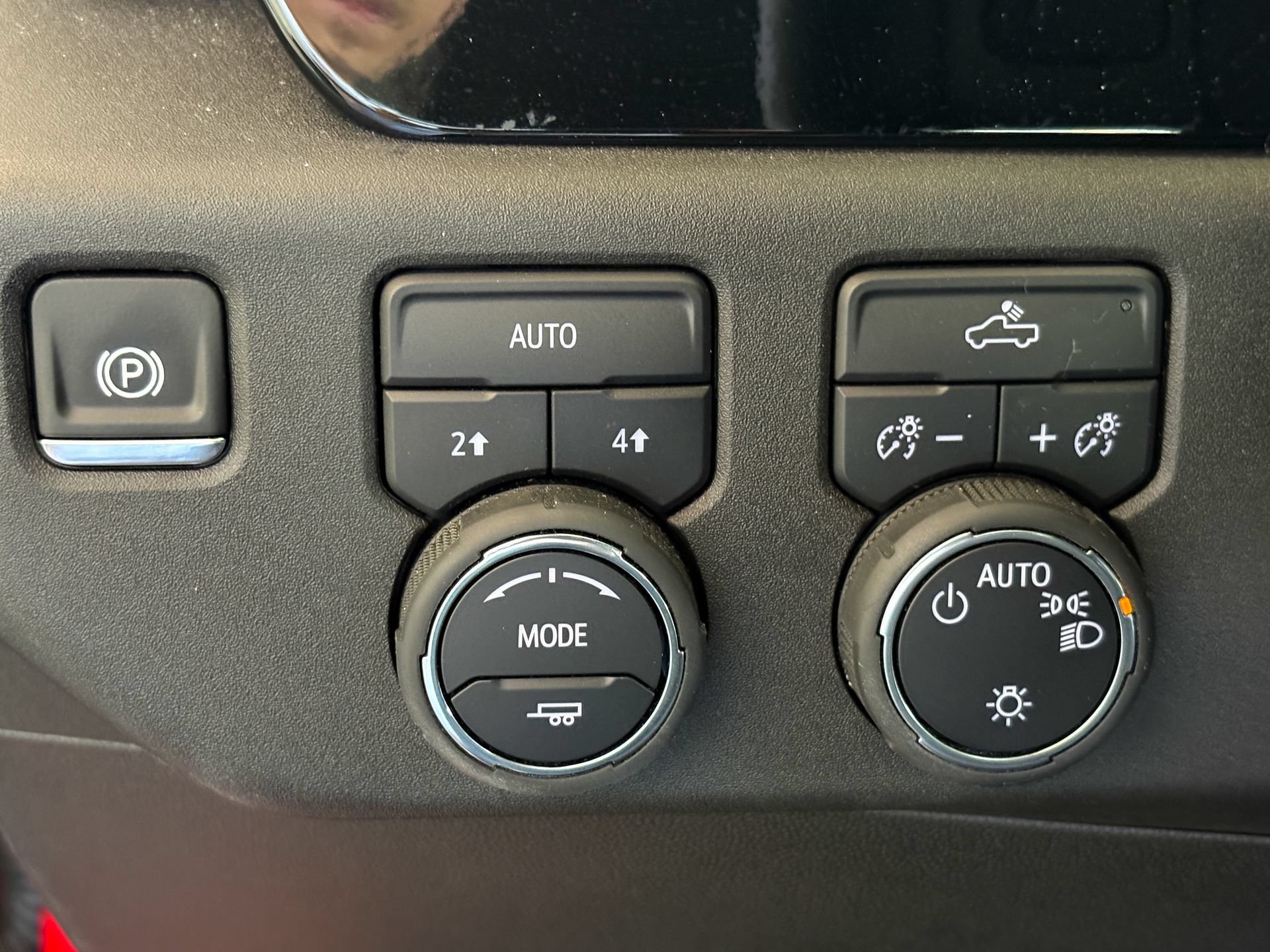 Used 2024 Chevrolet Silverado 1500 LT AWD/4WD image 29