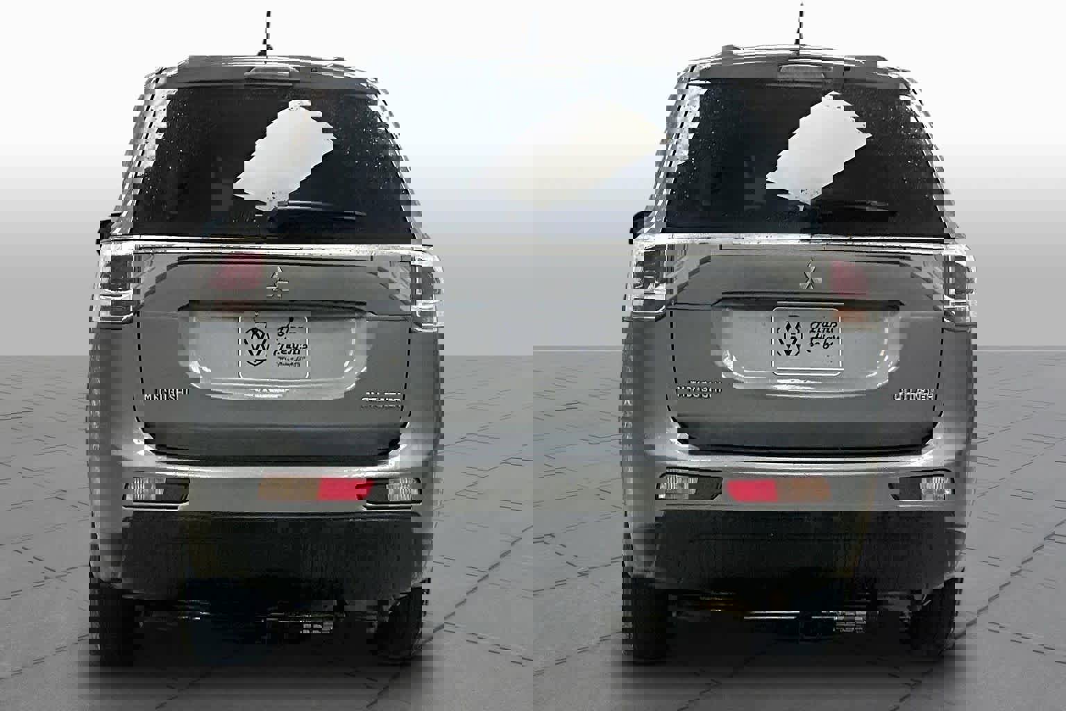 Used 2014 Mitsubishi Outlander ES image 5