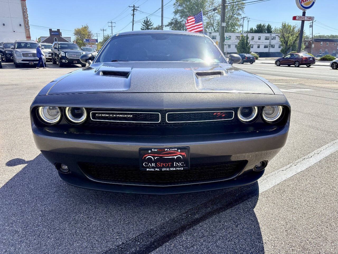 Used 2016 Dodge Challenger R/T RWD image 9