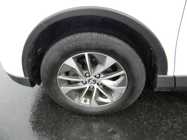 Used 2016 Toyota RAV4 XLE w/ Convenience Package AWD/4WD image 9