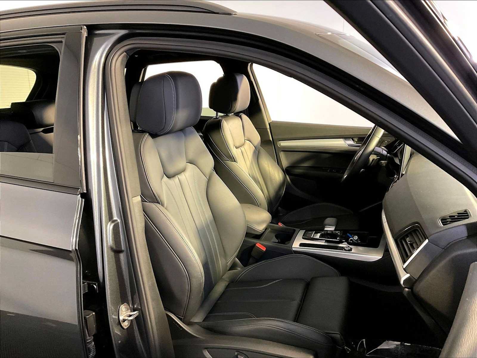 Used 2025 Audi Q5 2.0T Premium w/ Convenience Plus Package AWD/4WD image 18