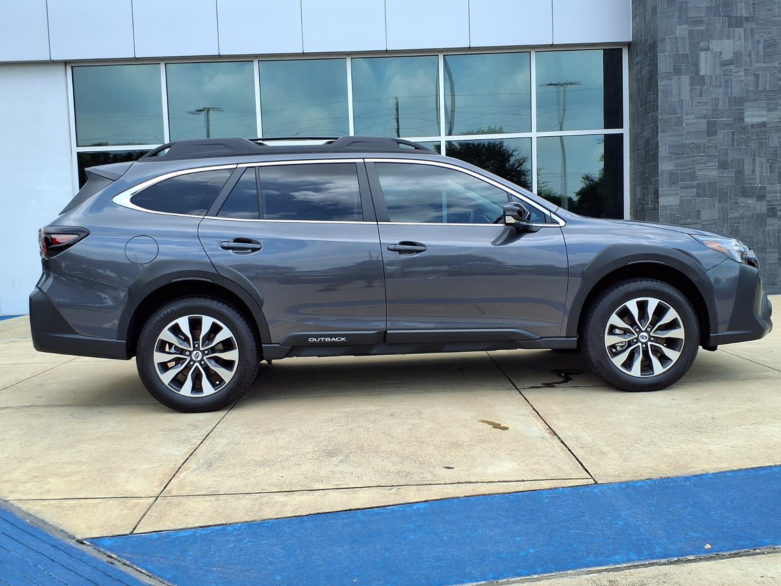 Certified 2025 Subaru Outback Limited AWD/4WD image 26