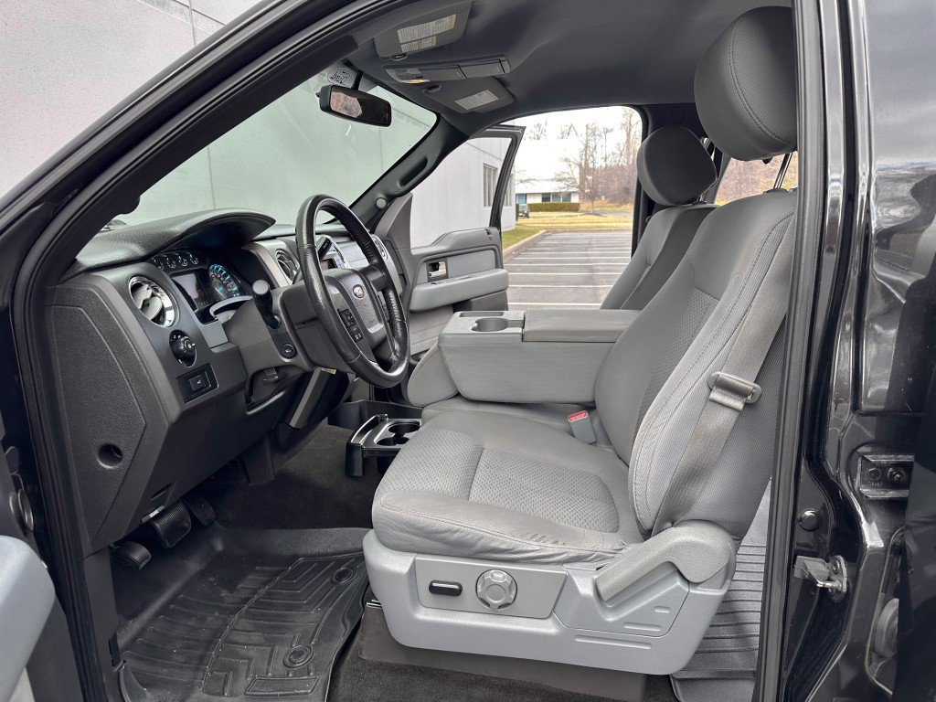 Used 2013 Ford F150 XLT w/ Luxury Equipment Group image 16