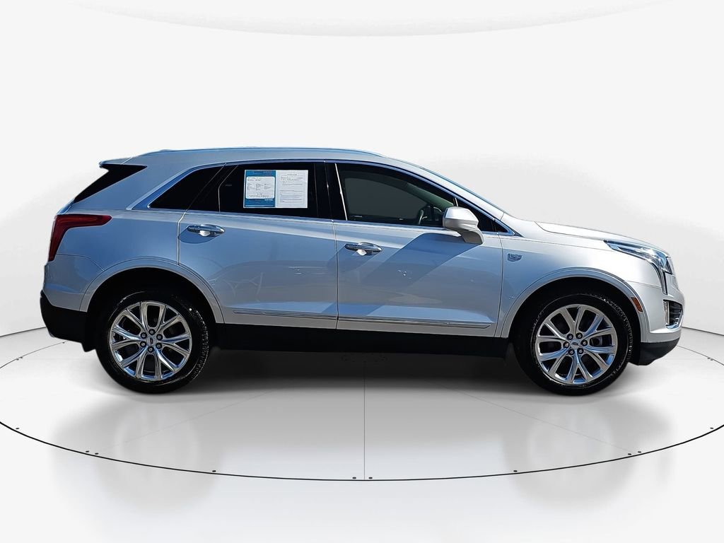 Used 2017 Cadillac XT5 Luxury w/ Driver Awareness Package image 4