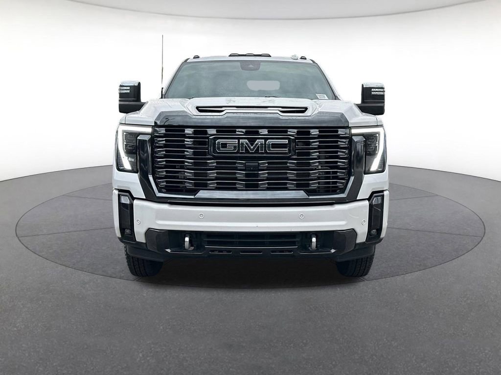 Used 2024 GMC Sierra 3500 Denali Ultimate AWD/4WD image 9