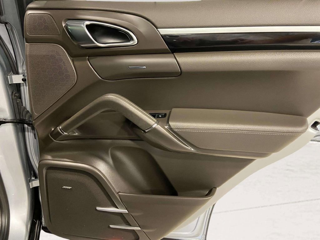 Used 2017 Porsche Cayenne S AWD/4WD image 27