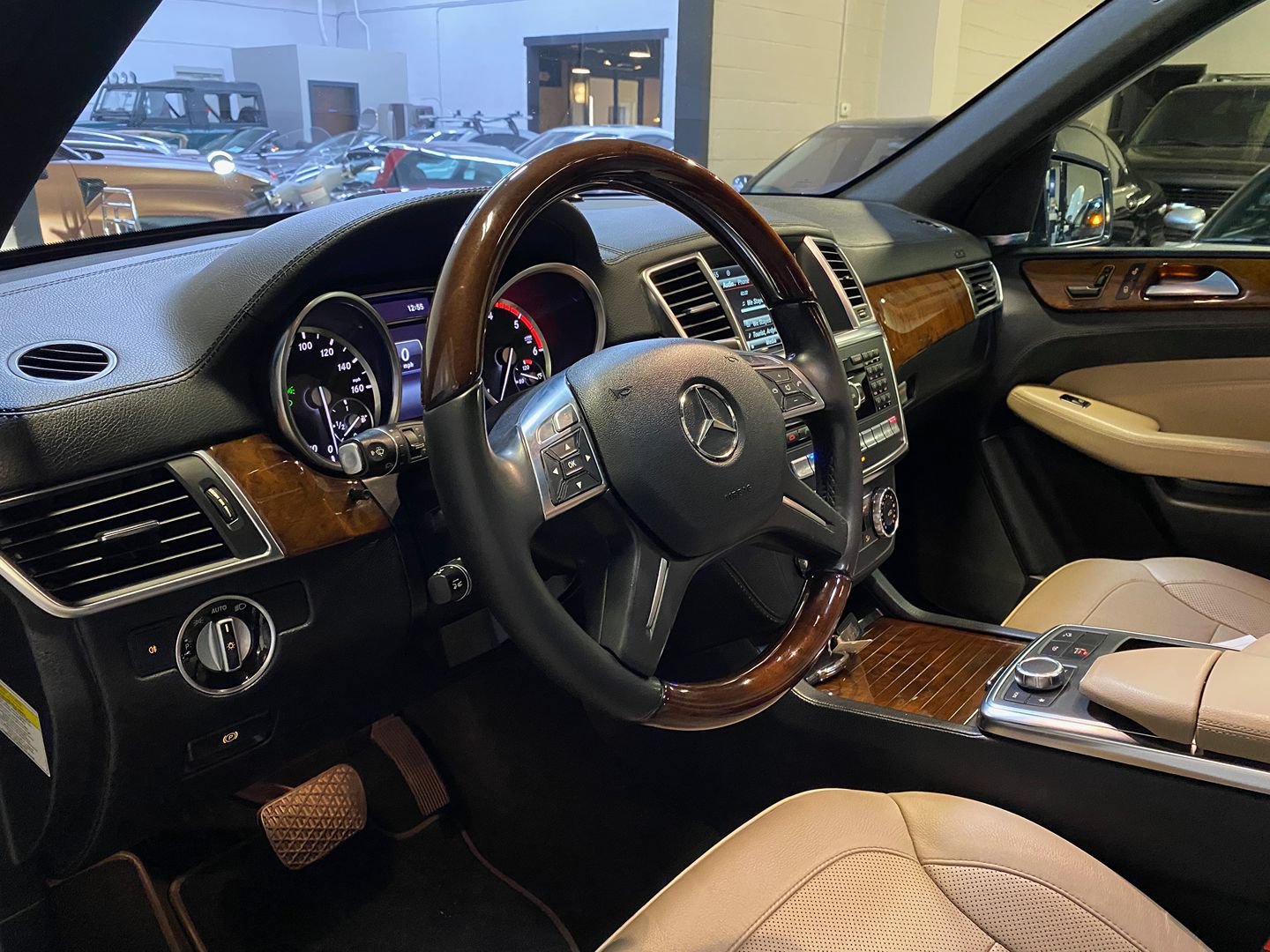 Used 2014 Mercedes-Benz ML 350 BlueTEC 4MATIC image 26