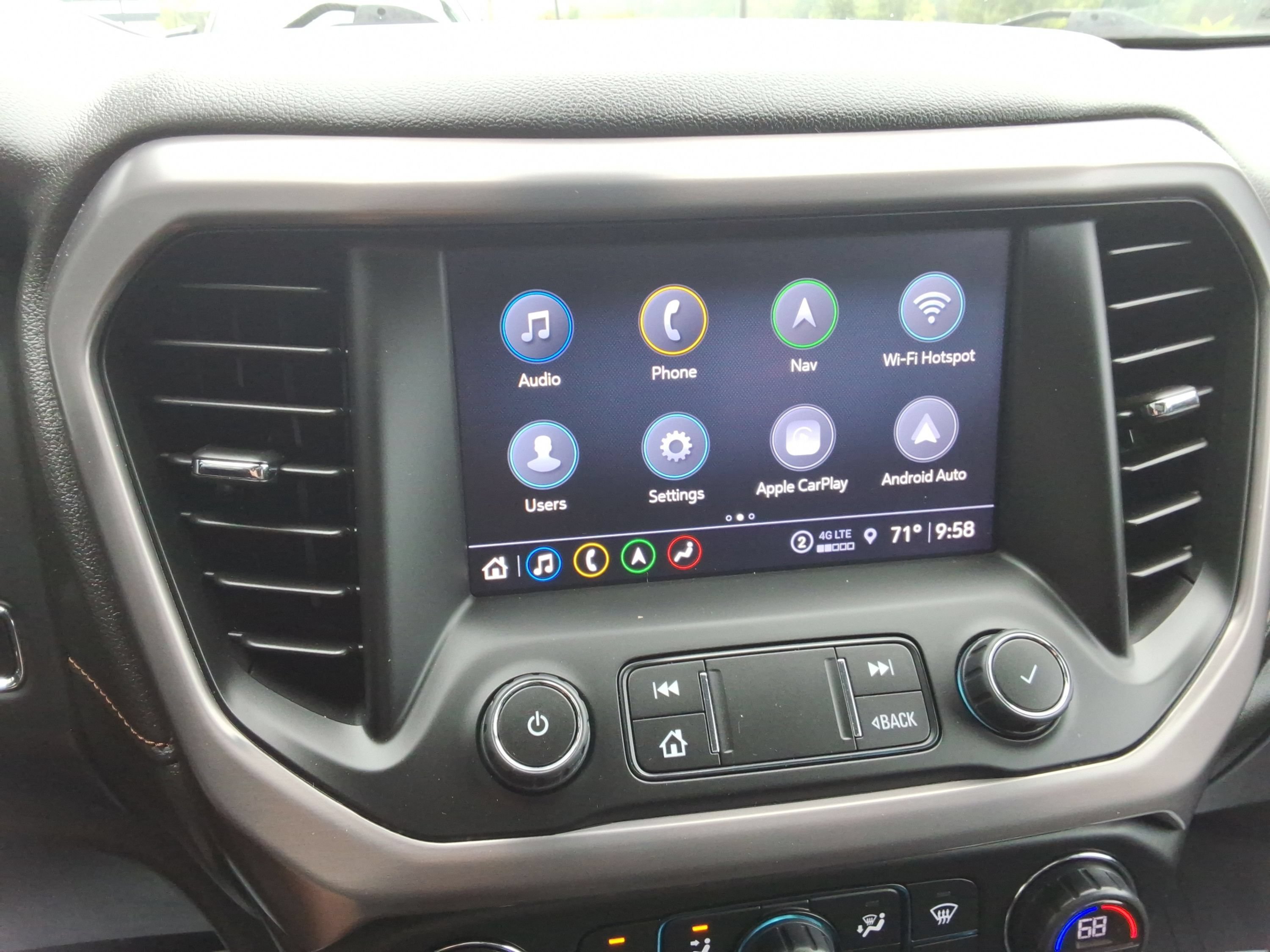 Used 2022 GMC Acadia AT4 w/ Technology Package AWD/4WD image 15