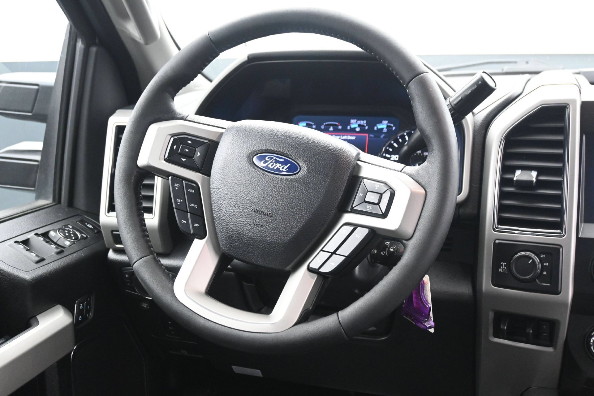 Used 2019 Ford F350 Lariat AWD/4WD image 17