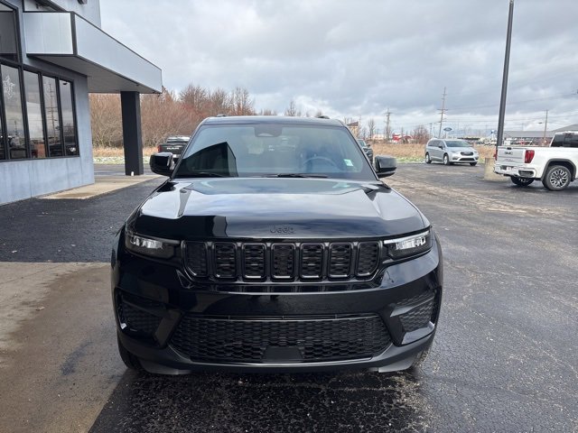 New 2025 Jeep Grand Cherokee Altitude image 7
