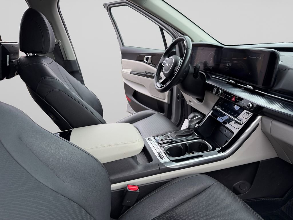 Certified 2024 Kia Carnival SX Prestige image 17