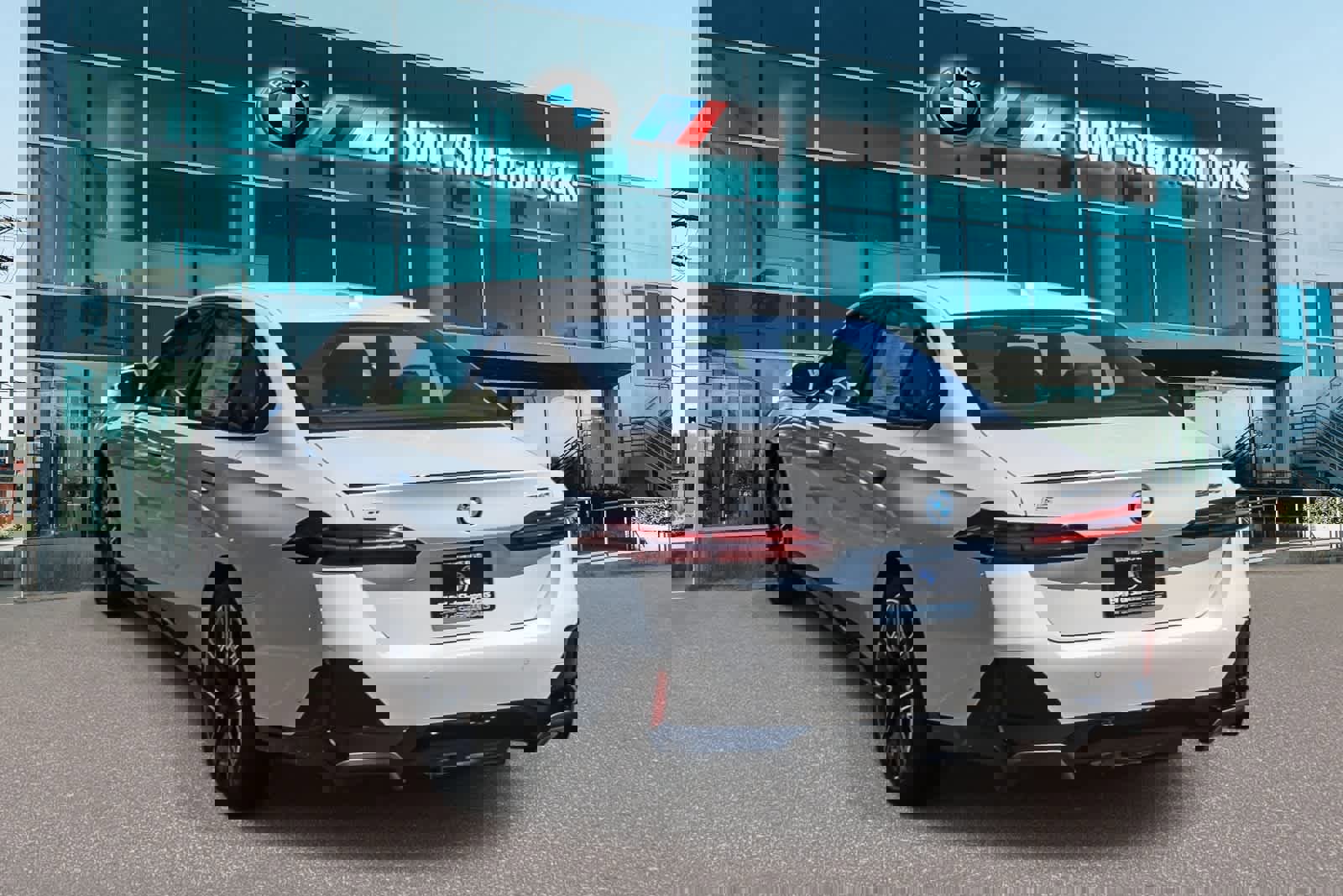 New 2026 BMW i5 eDrive40 w/ M Sport Package RWD image 6