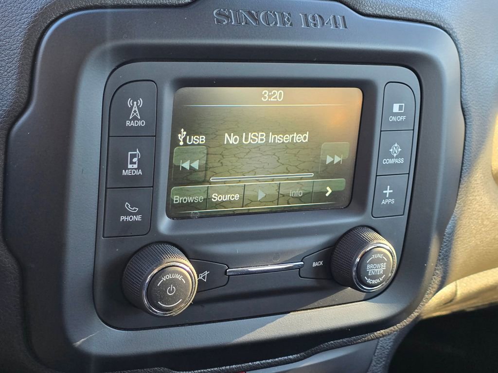 Used 2016 Jeep Renegade Latitude image 39