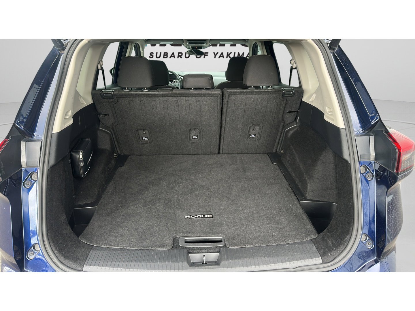 Used 2024 Nissan Rogue SV AWD/4WD image 25