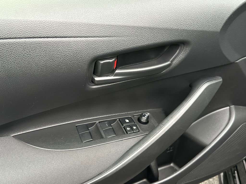 Used 2025 Toyota Corolla LE image 14