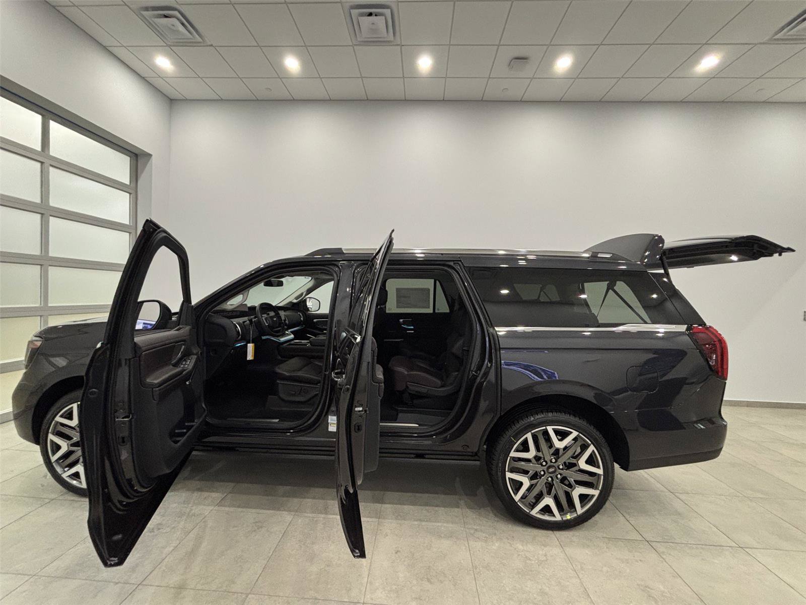 New 2026 Ford Expedition Max Platinum w/ Platinum Ultimate Package AWD/4WD image 5