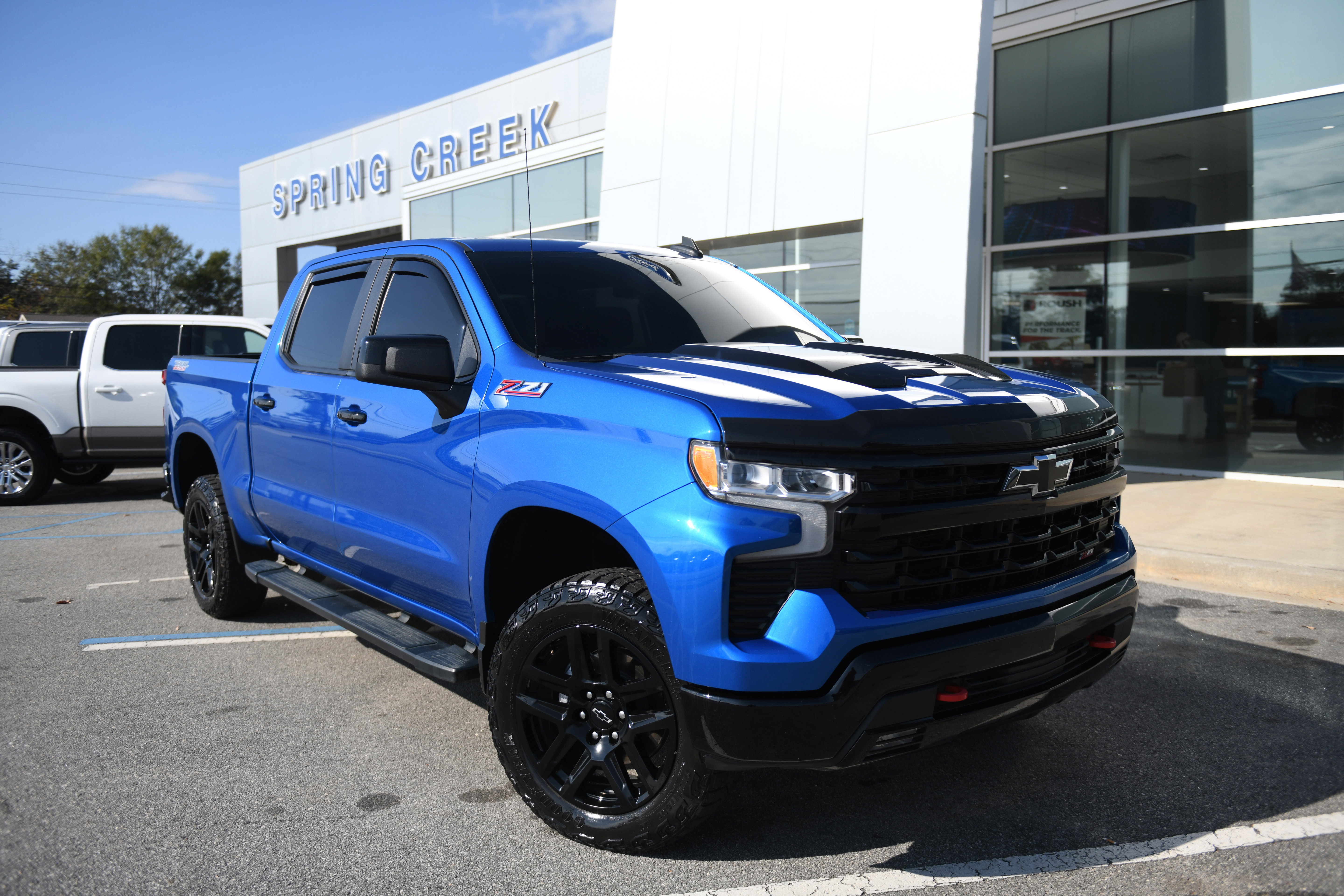 Used 2023 Chevrolet Silverado 1500 LT Trail Boss image 2