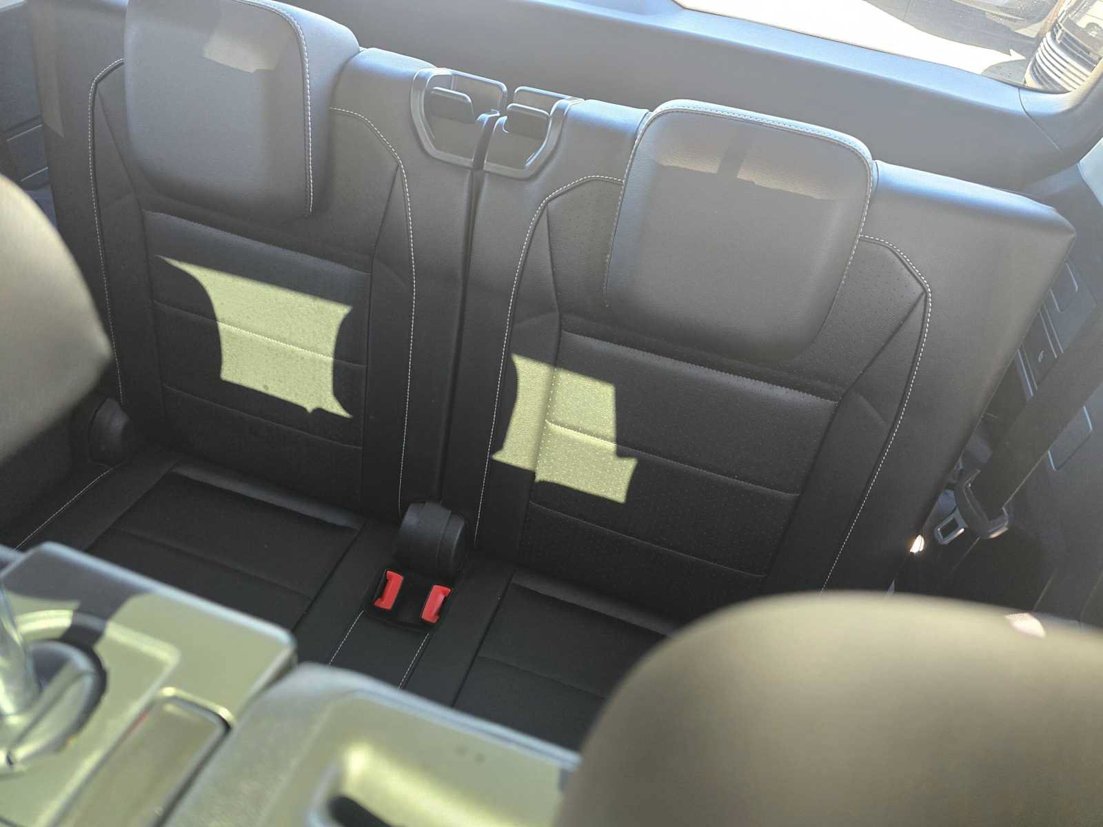 Used 2021 Volkswagen Tiguan SE w/ Panoramic Sunroof Package FWD image 18