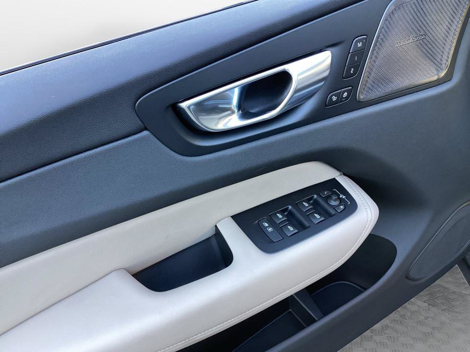 New 2027 Volvo XC60 B5 Plus AWD/4WD image 32